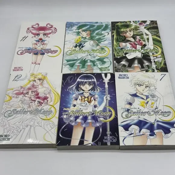 Pretty Guardian Sailor Moon Box Set 1 & 2 Complete Series W Stickers Manga 1-12 - Picture 9 of 9